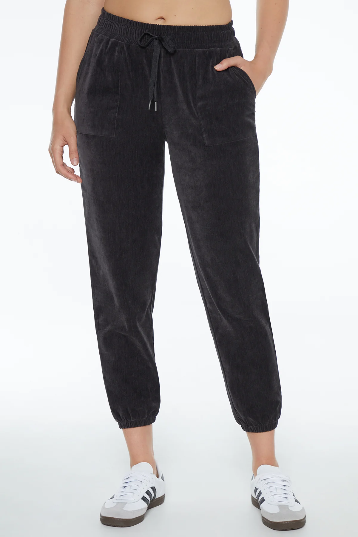 Black Velvet - 3 Items - Image 12