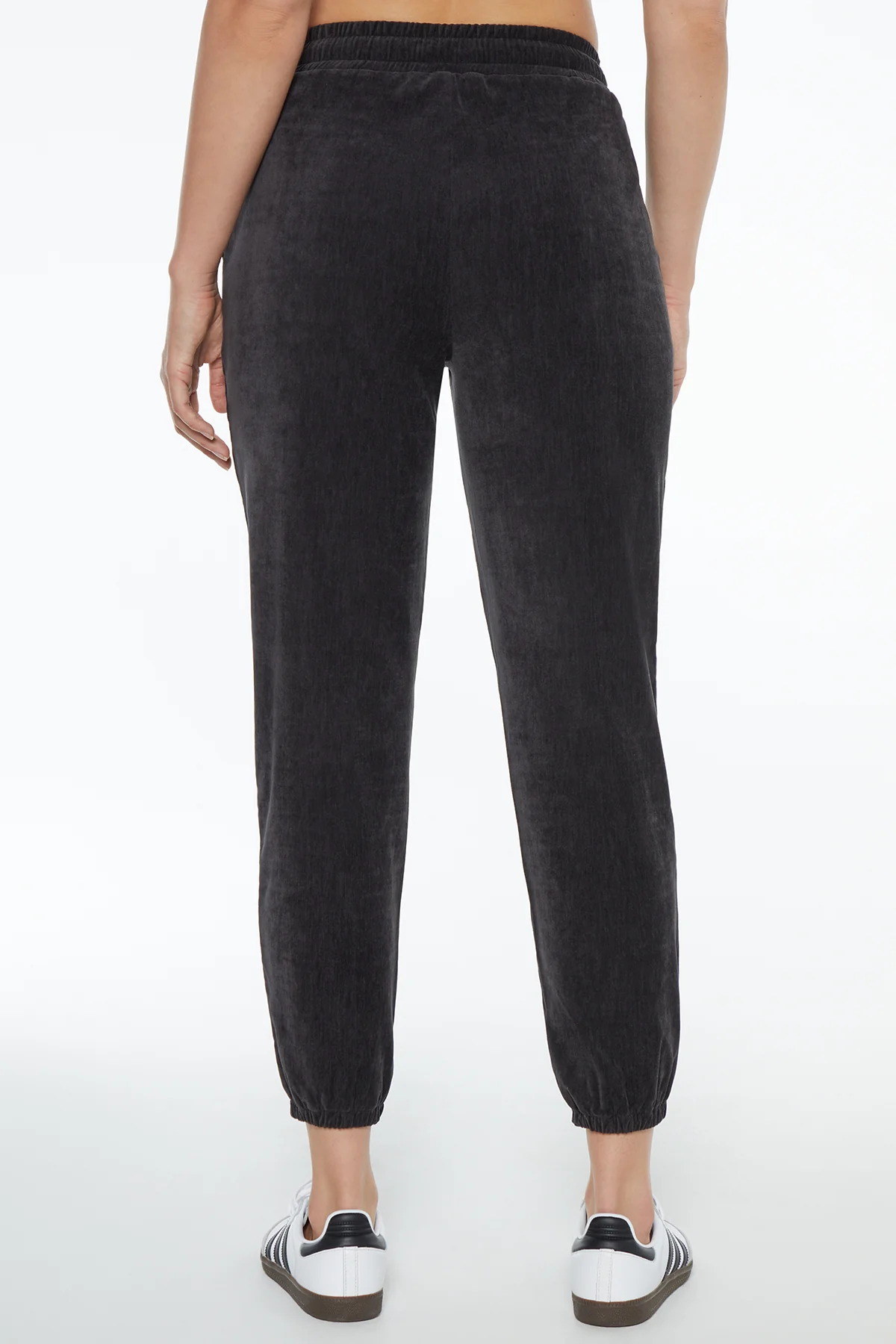 Black Velvet - 3 Items - Image 13