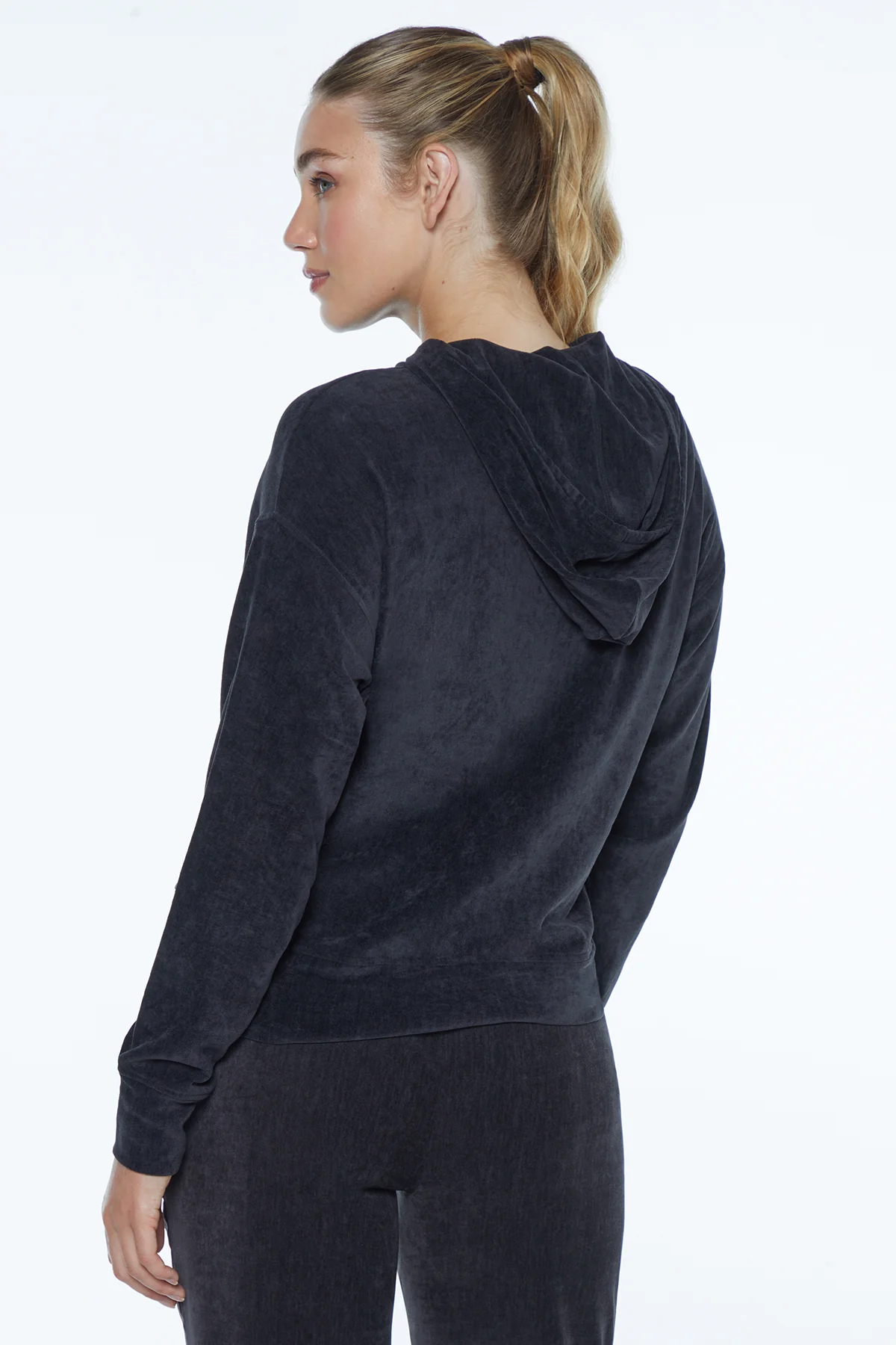 Black Velvet - 3 Items - Image 6