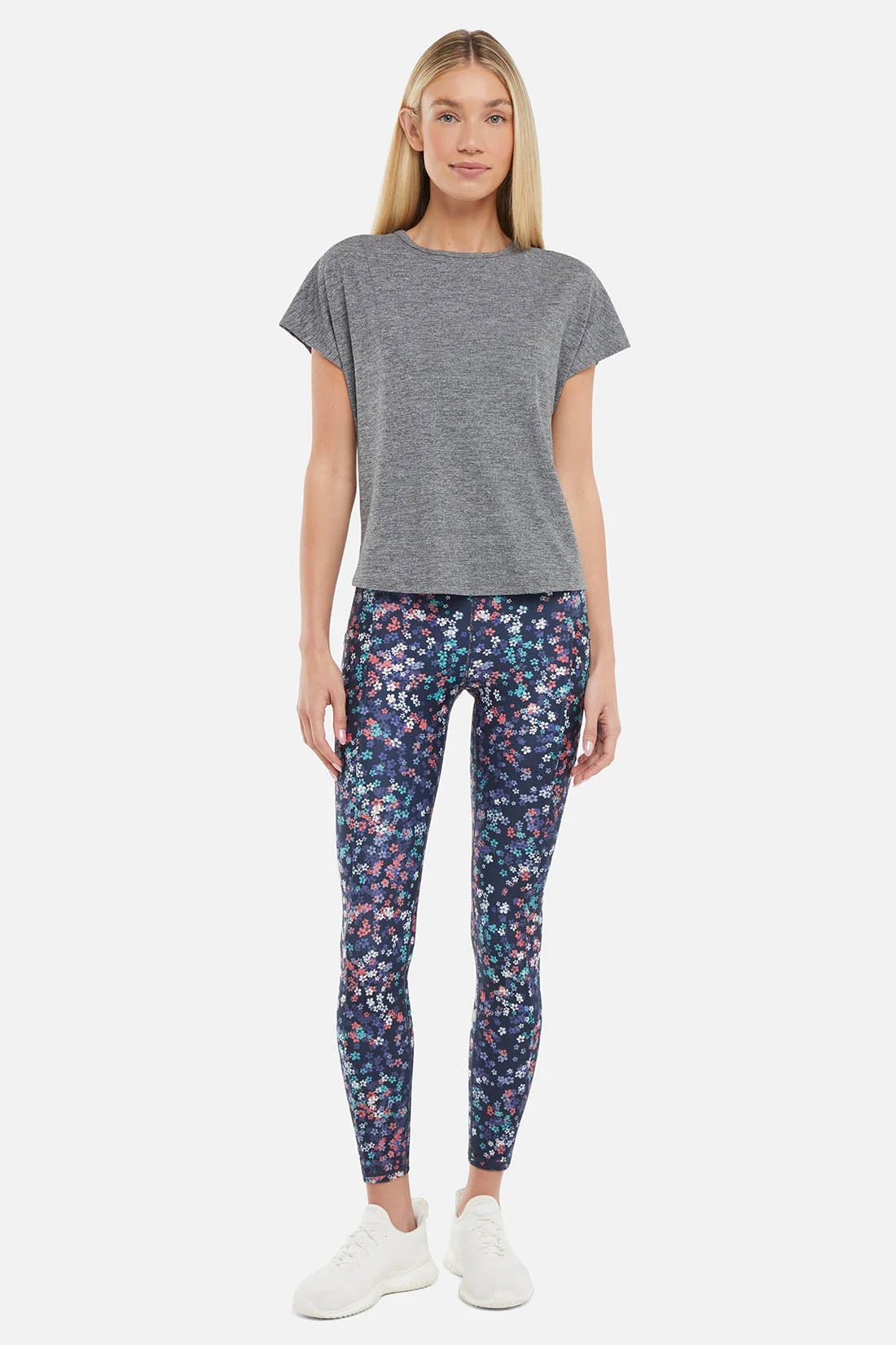 Blooming Romance - 3 Items - Image 17