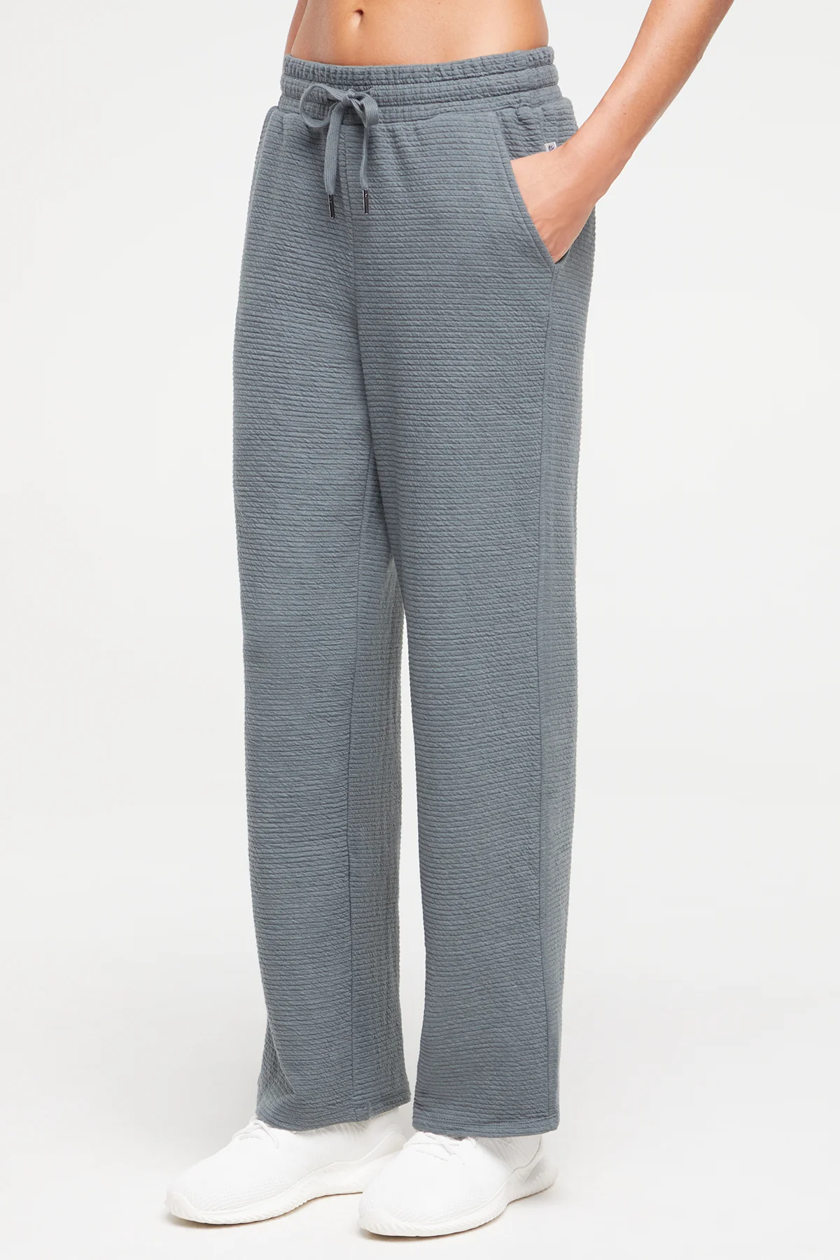 Freyi Pant - Image 13