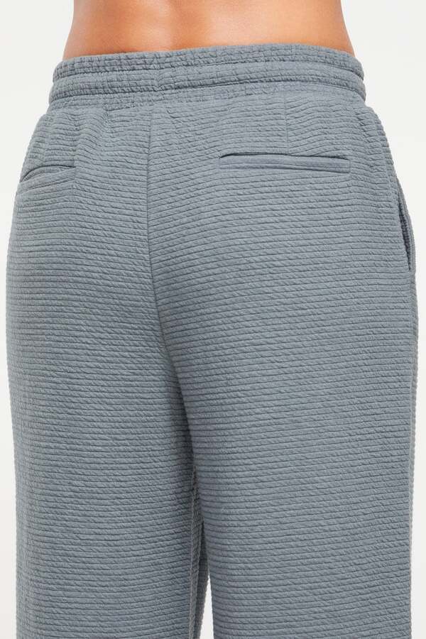 Freyi Pant - Image 15