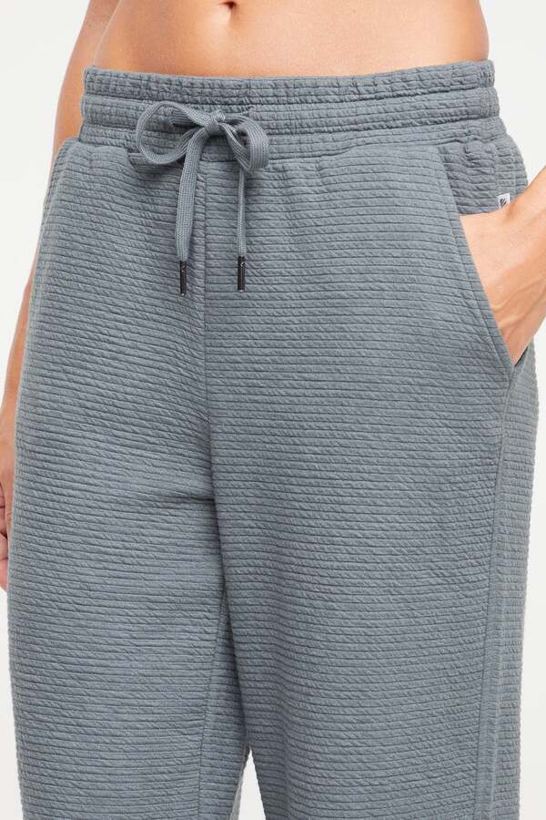 Freyi Pant - Image 17