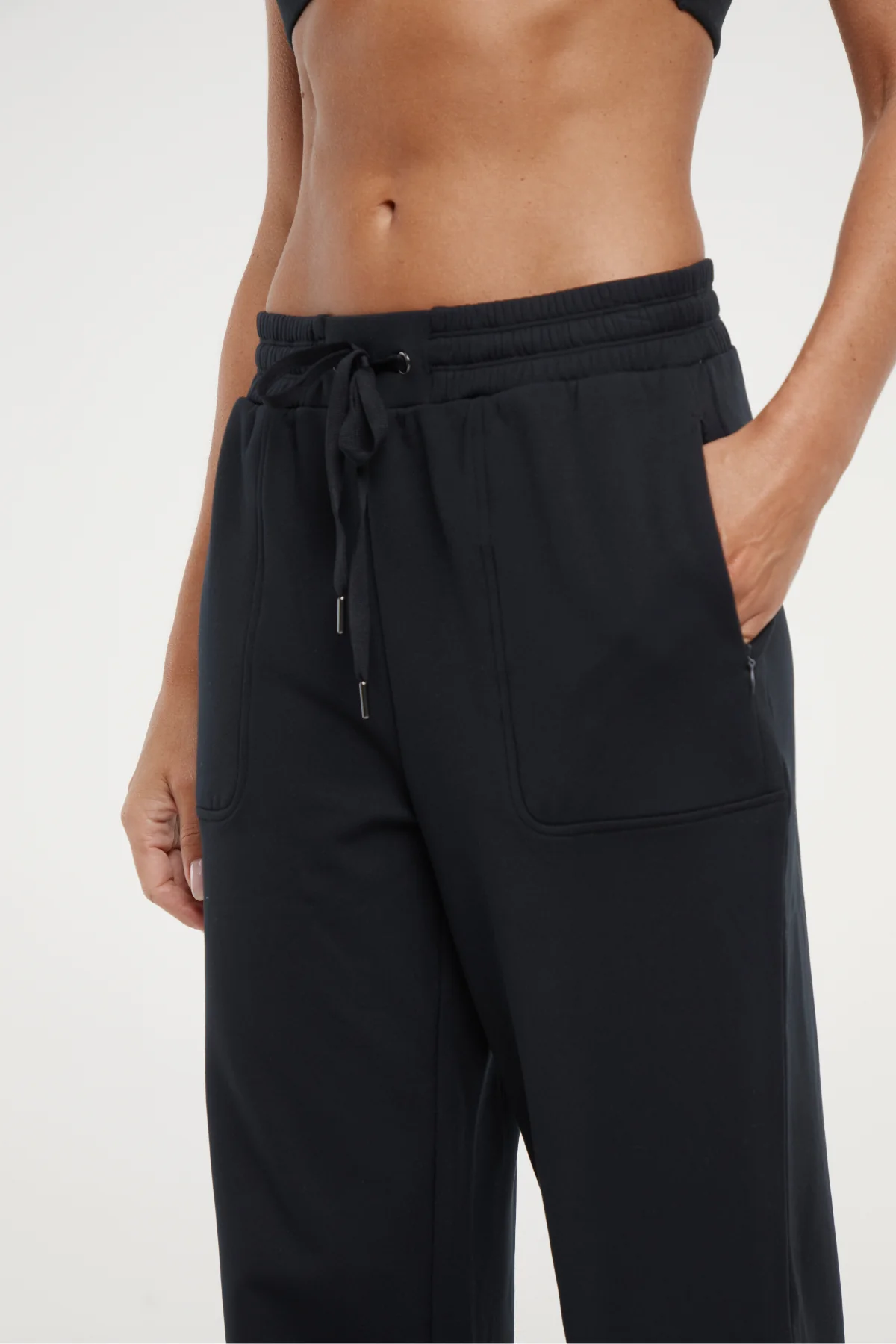 Mia Pant - Image 10
