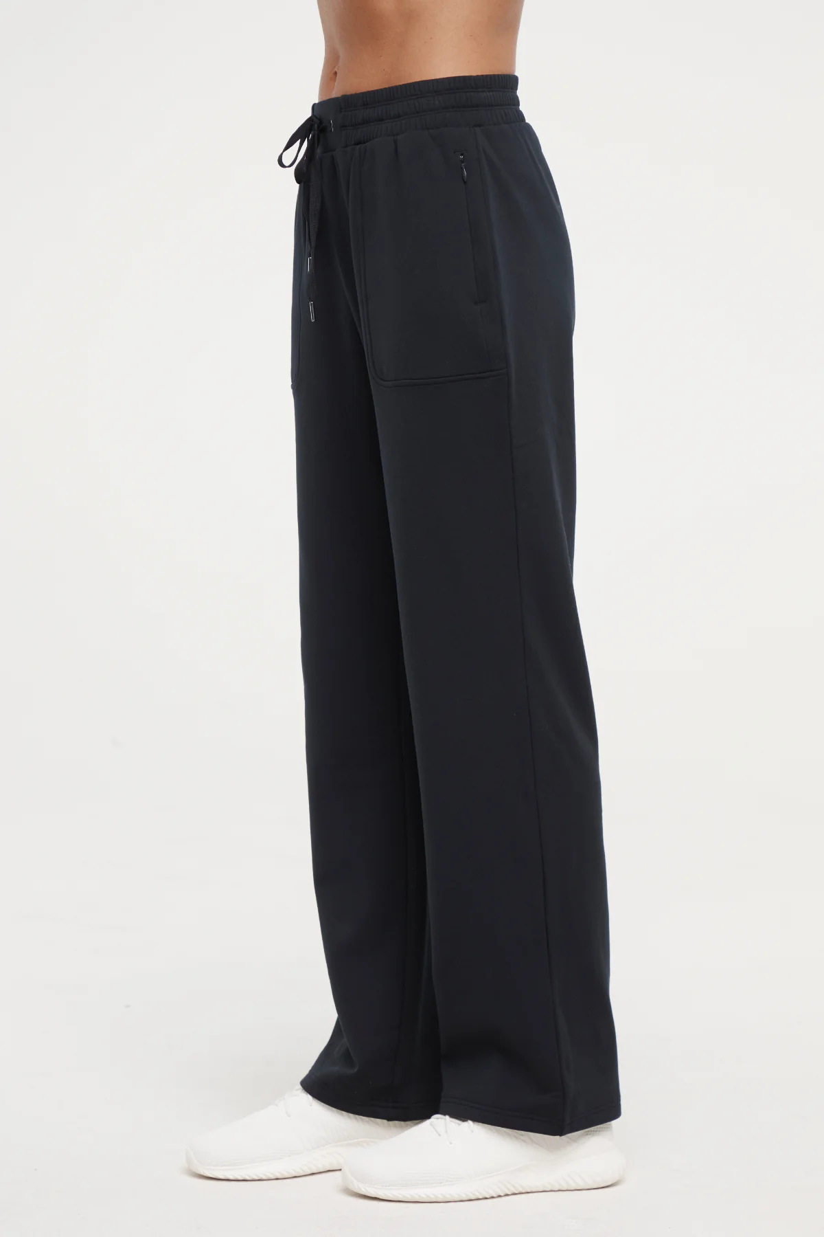 Mia Pant - Image 12