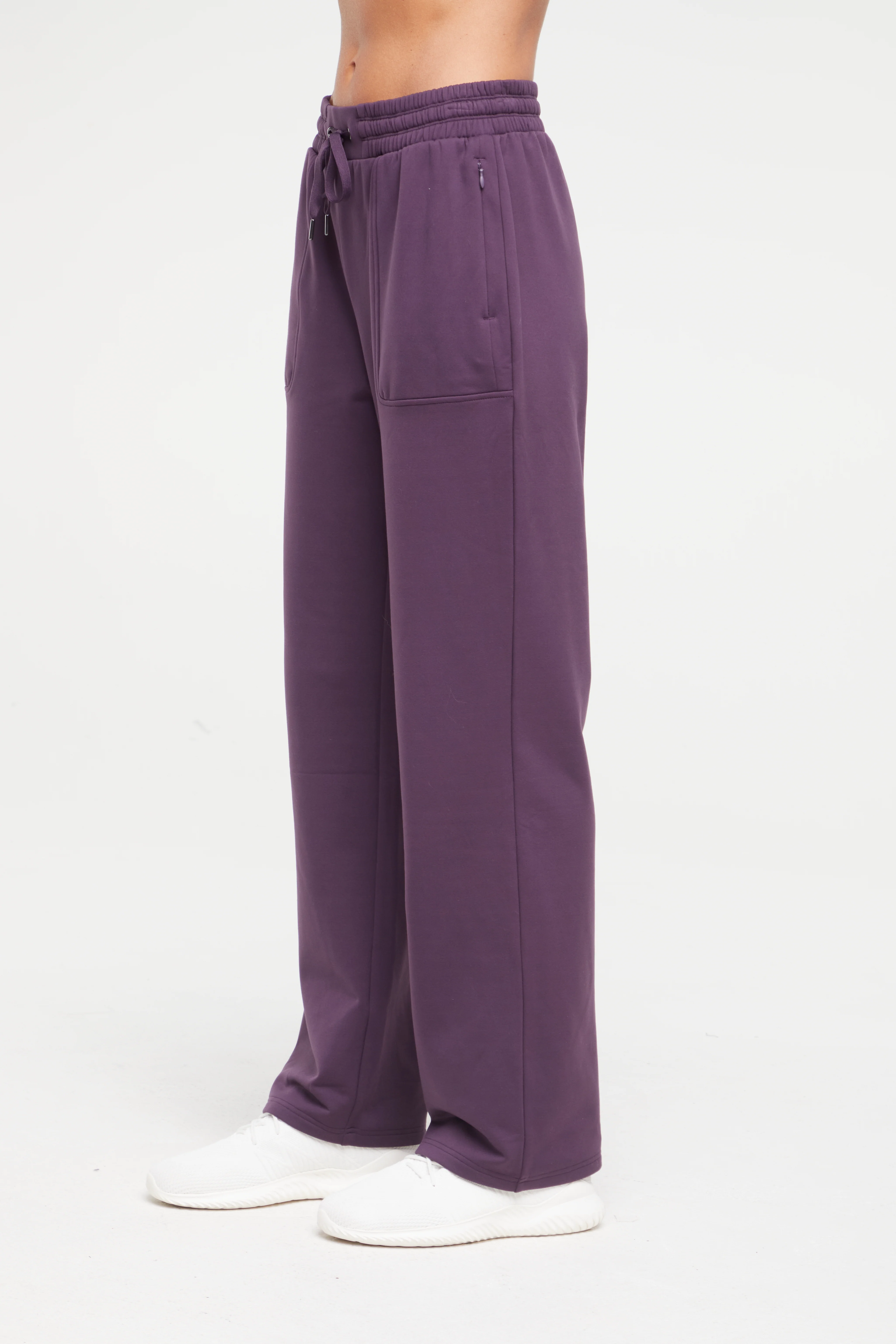 Mia Pant - Image 6