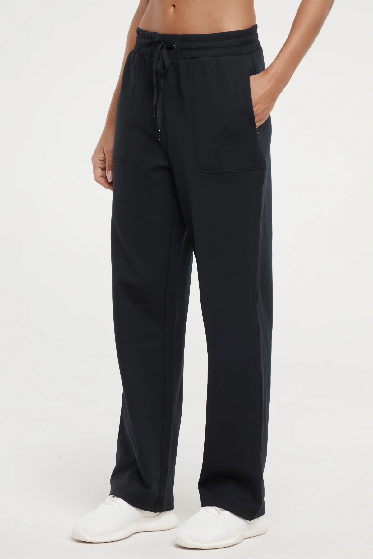 Mia Pant - Image 7