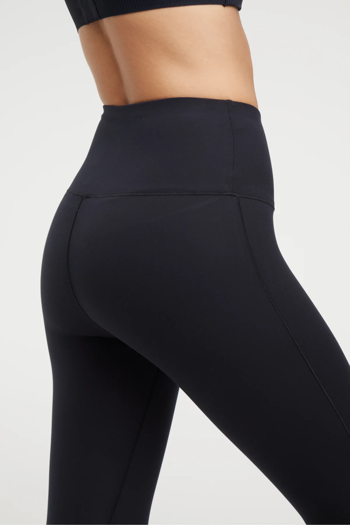 Tummy Control 20" Capri - Image 4